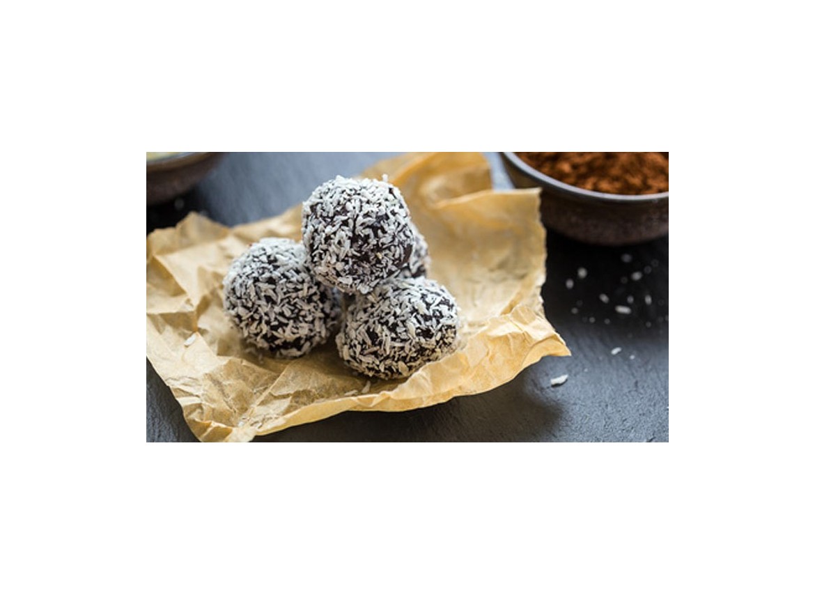 Energy balls with dates and coconut